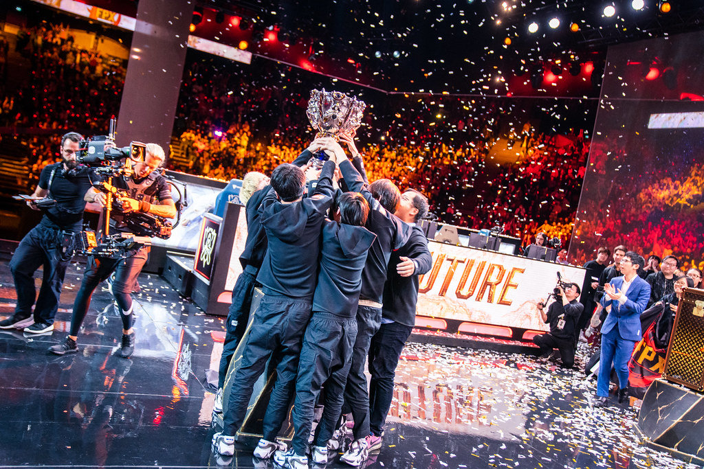 LPL春季赛四号种子对决李哥：Chovy能否逆风翻盘赢得世界赛资格